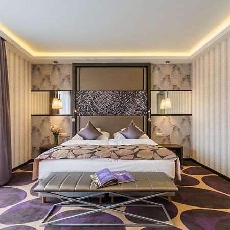 Victoria Garden Hotel Es Etterem Ньиредьхаза Экстерьер фото