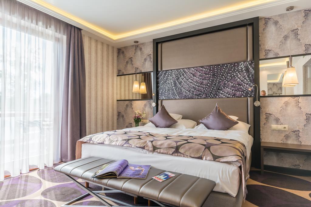 Victoria Garden Hotel Es Etterem Ньиредьхаза Экстерьер фото